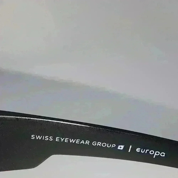 Invu Mens Black Polarized Sunglasses - Picture 6 of 7